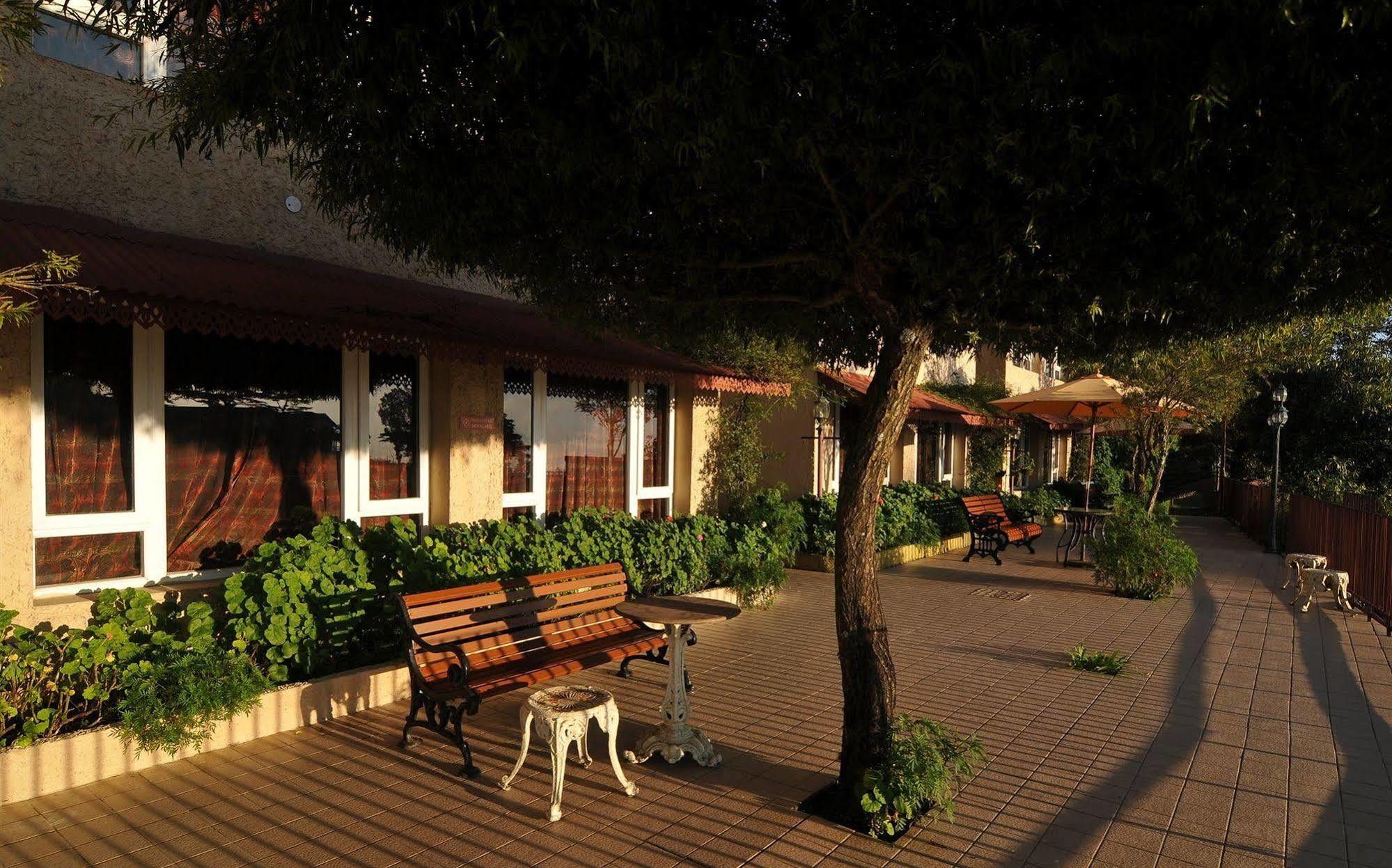 Hotel Club Mahindra Mussoorie Extérieur photo